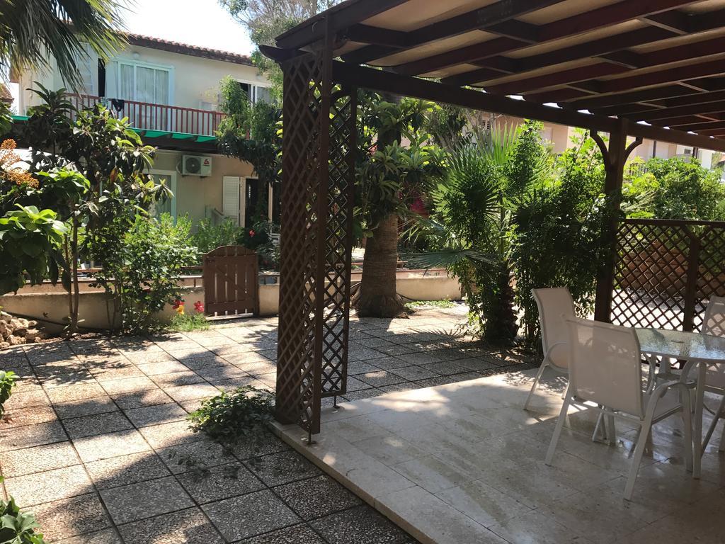 Maria Petros Beach Houses Villa Perivolia Buitenkant foto